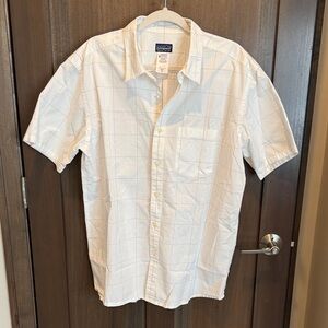 Patagonia Men’s Short-Sleeve White Shirt with Subtle Grid